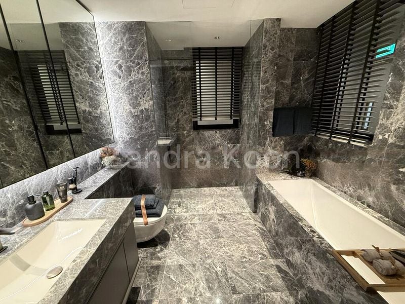 5 Bed Condo for Sale in  Meyer Road - Image 1